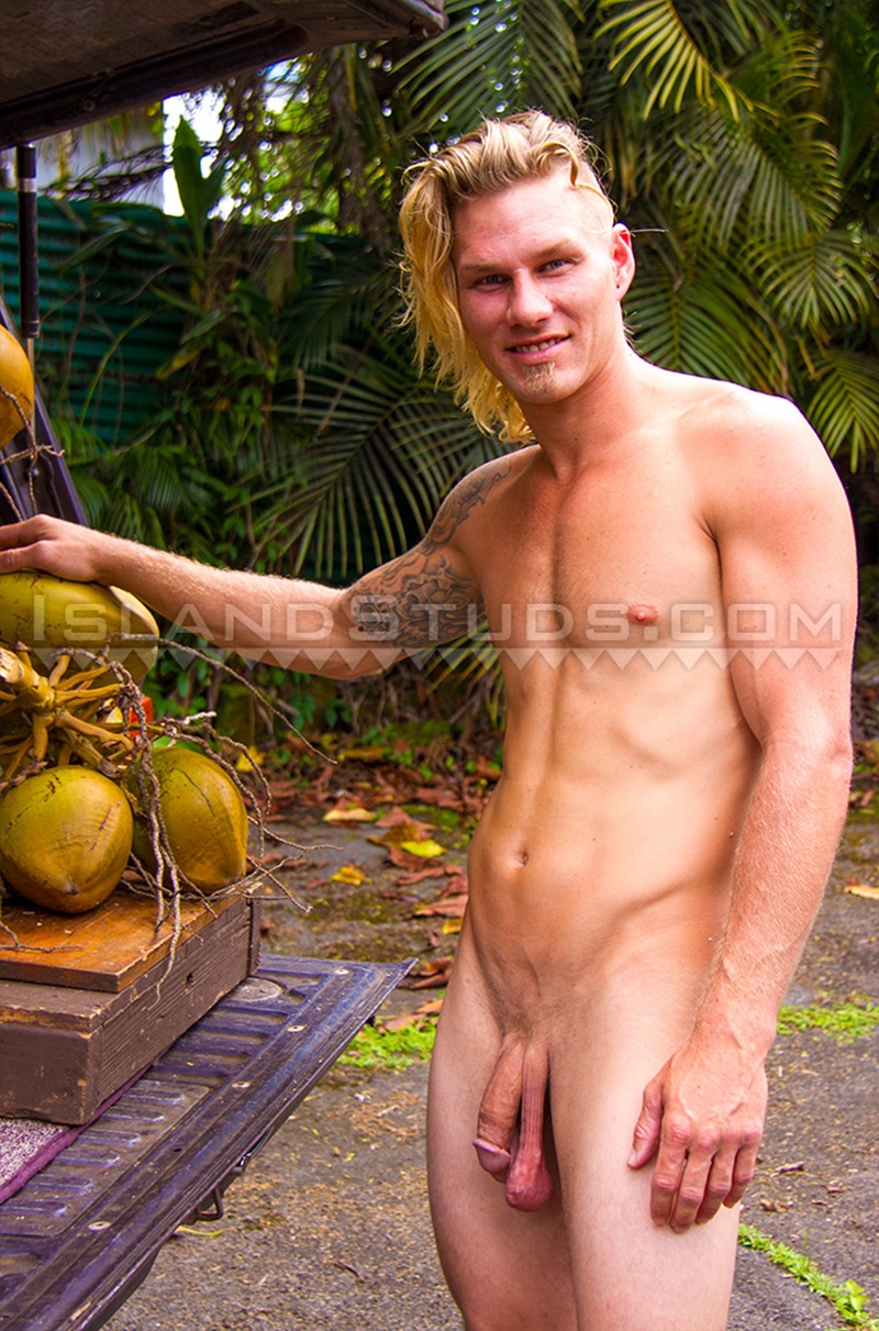Coconut Calvin Jerks His Massiv