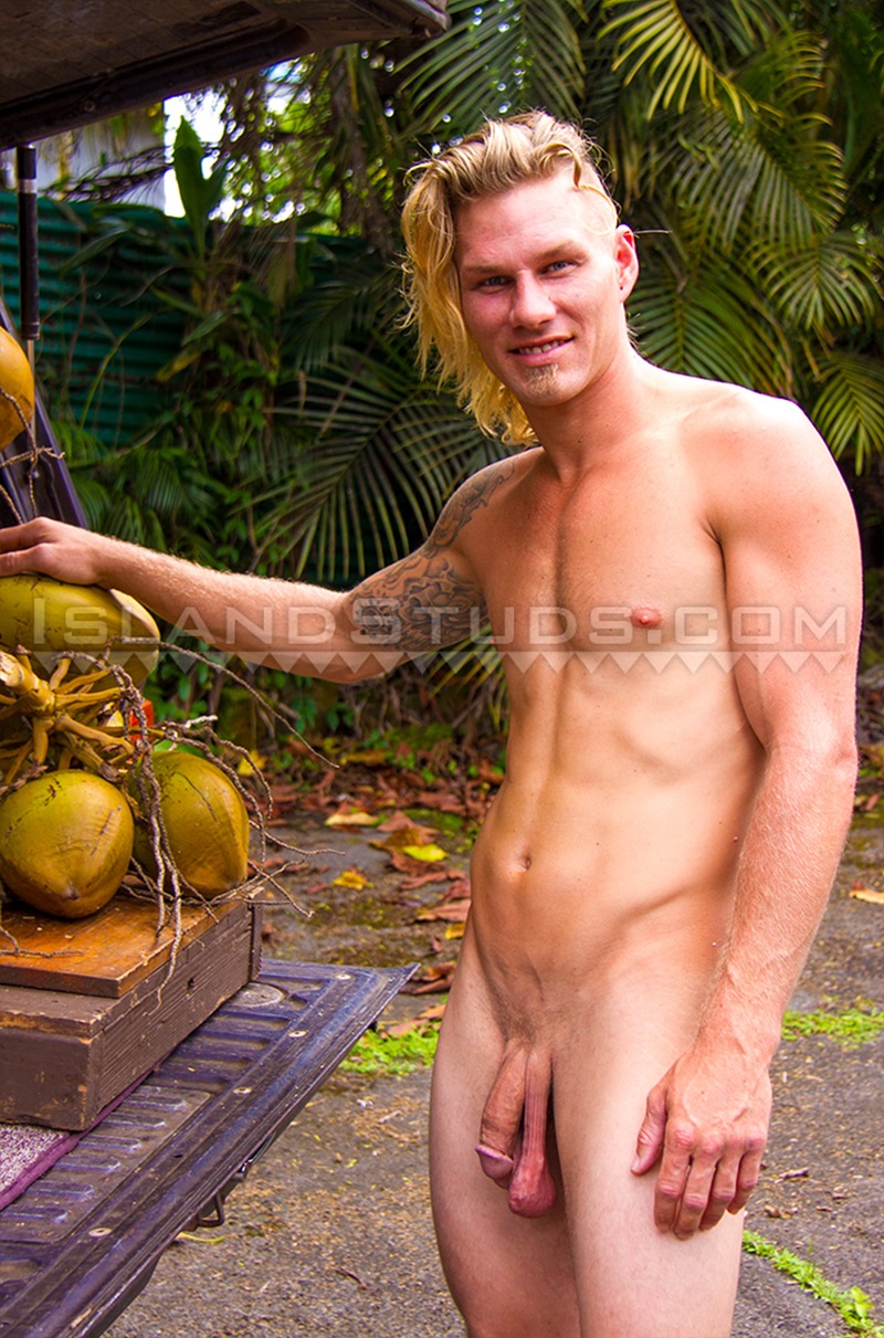 800px x 1211px - Coconut Calvin jerks his massive hard cock while swimming ...