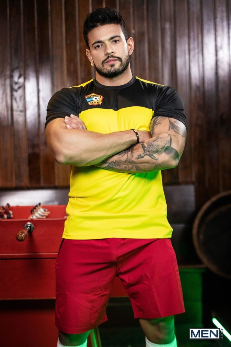 Sexy Latino Dude Daniel Montoya Bottoms For Big Muscle Hunk Alejo